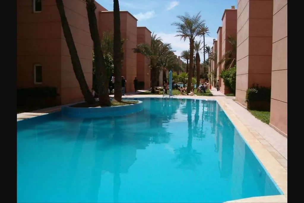 بيت للعطل Jolie Petit Riyad Avec Piscine Belle Terrasse Wifi مراكش