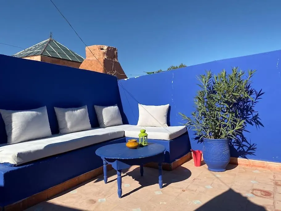 Jolie Petit Riyad Avec Piscine Belle Terrasse Wifi مراكش المغرب